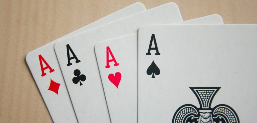 Les nouvelles variantes de poker populaires et comment y jouer.